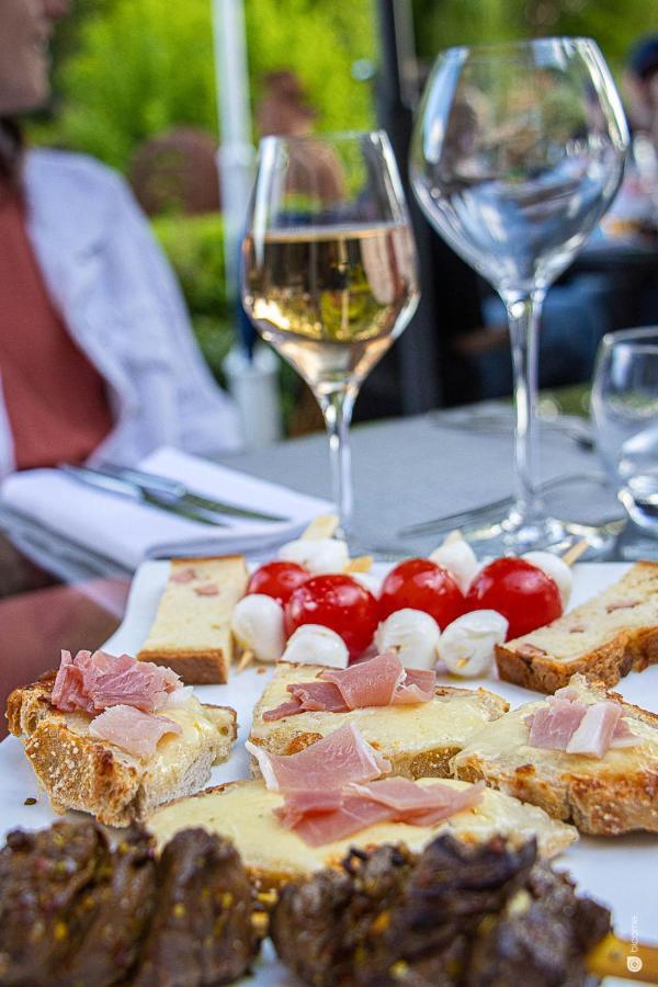 Logis Hotel & Restaurant - Le Relais De Montigny Montigny  Kültér fotó